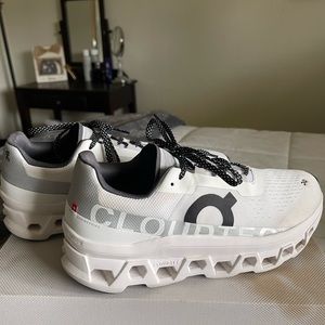 Women’s Size 11 On Running Cloud Monster